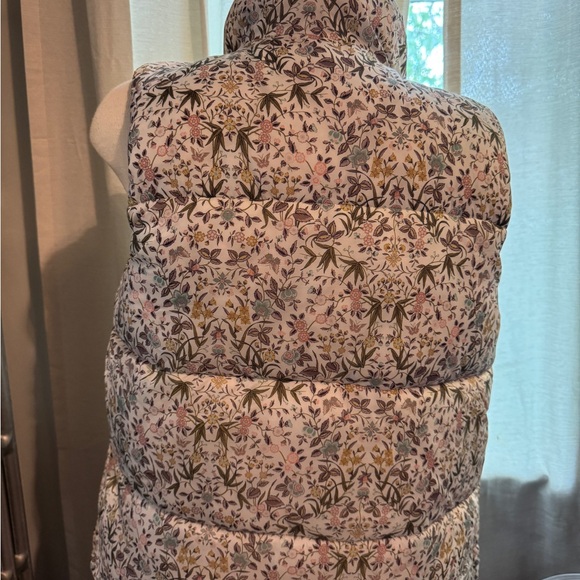 J. Crew Cream Liberty Fabric Floral Puffer Vest with Quilted Design - Picture 4 of 6